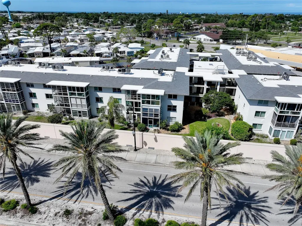 708 Tamiami Trail S Venice FL 34285
