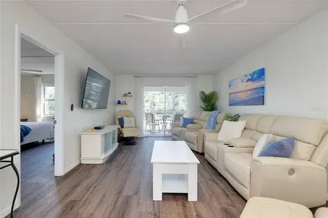 708 Tamiami Trail S Venice FL 34285