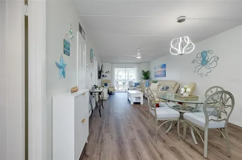 708 Tamiami Trail S Venice FL 34285