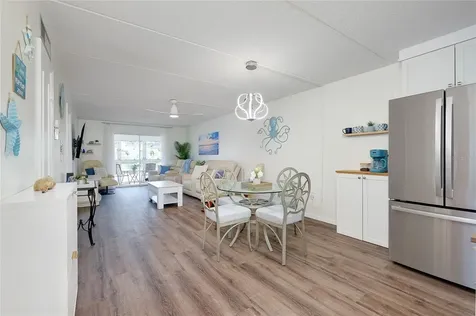 708 Tamiami Trail S Venice FL 34285