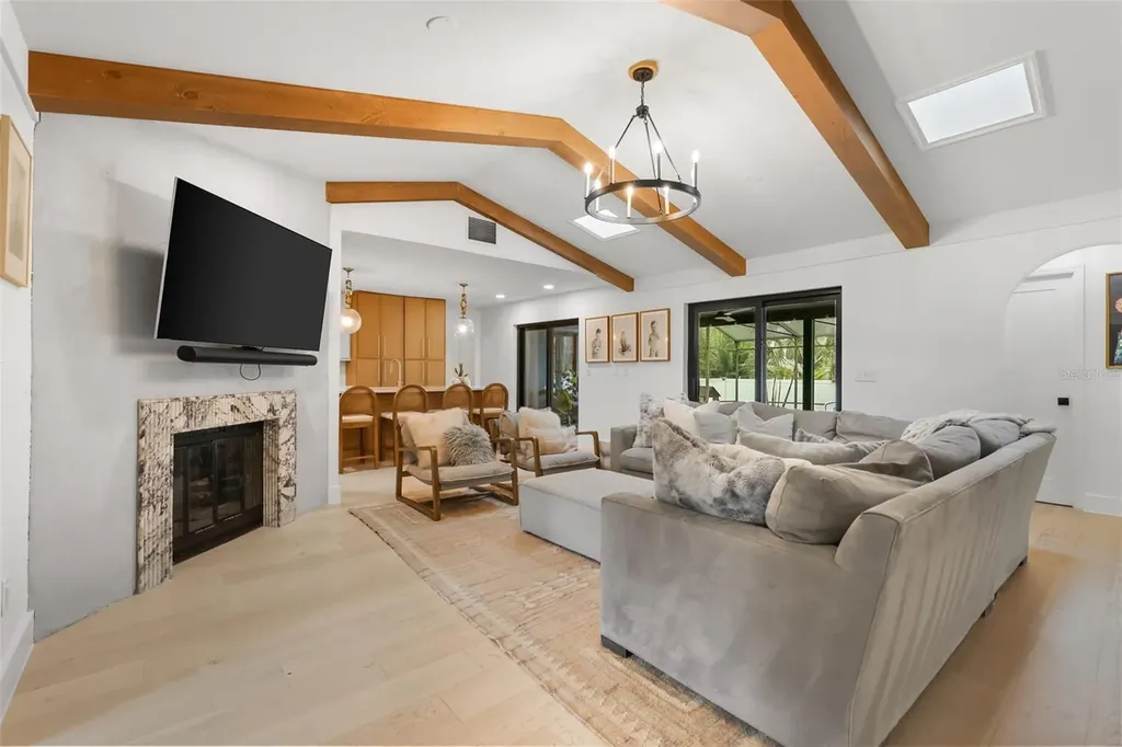 908 Versailles Circle Maitland FL 32751
