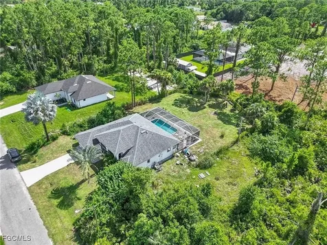 809 Hamilton Avenue Lehigh Acres FL 33972