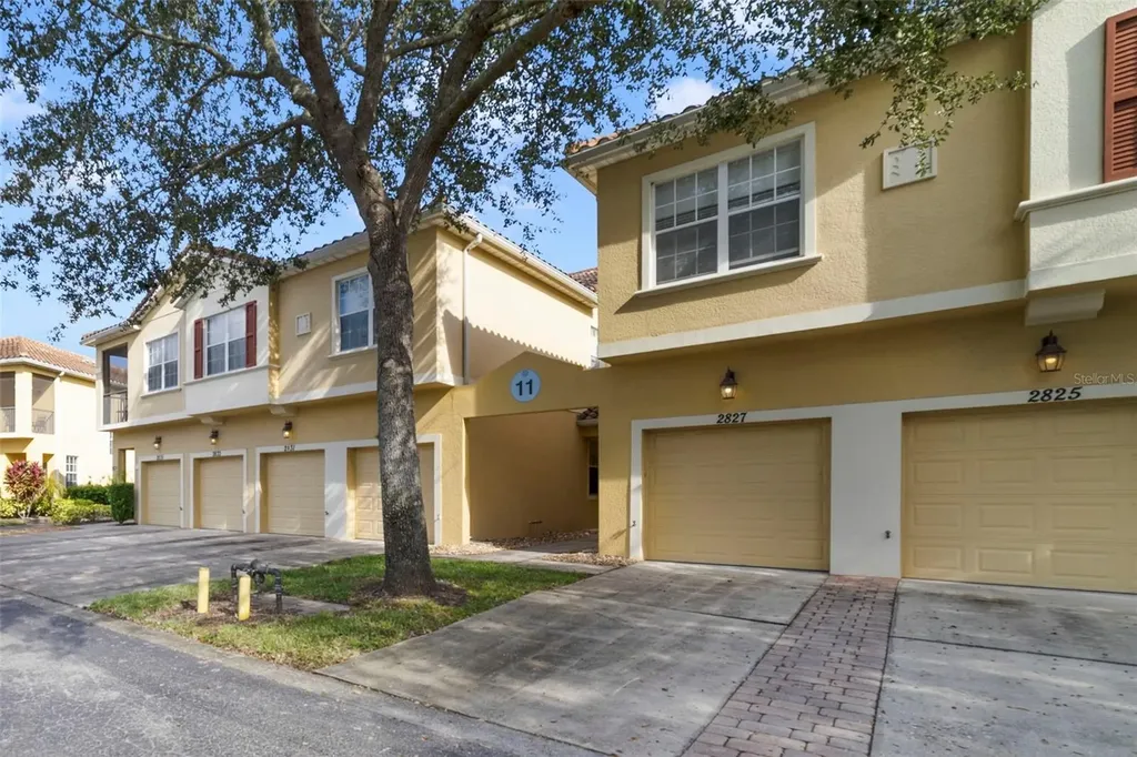 2827 Oakwater Drive Kissimmee FL 34747