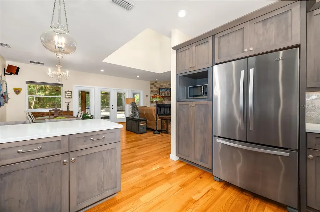 2604 * NW 31st Avenue Gainesville FL 32605