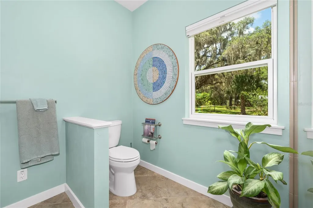 2604 * NW 31st Avenue Gainesville FL 32605