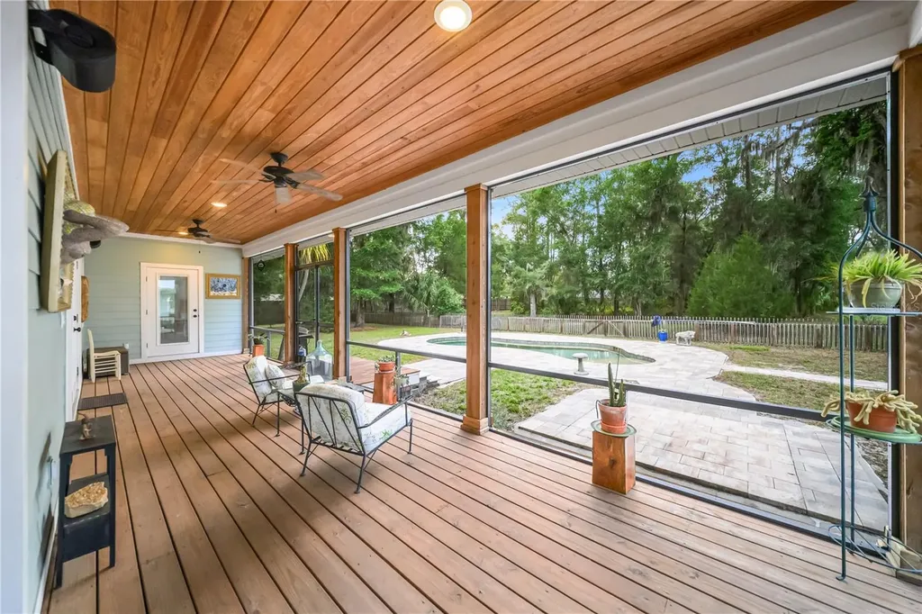 2604 * NW 31st Avenue Gainesville FL 32605