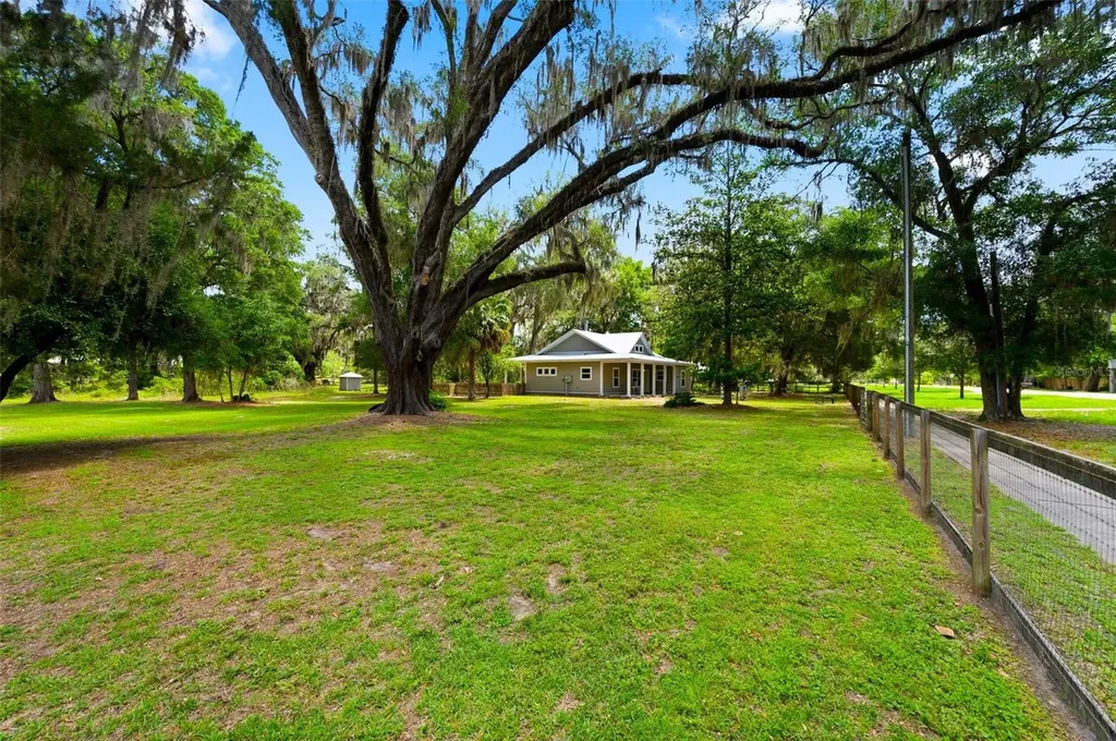 2604 * NW 31st Avenue Gainesville FL 32605