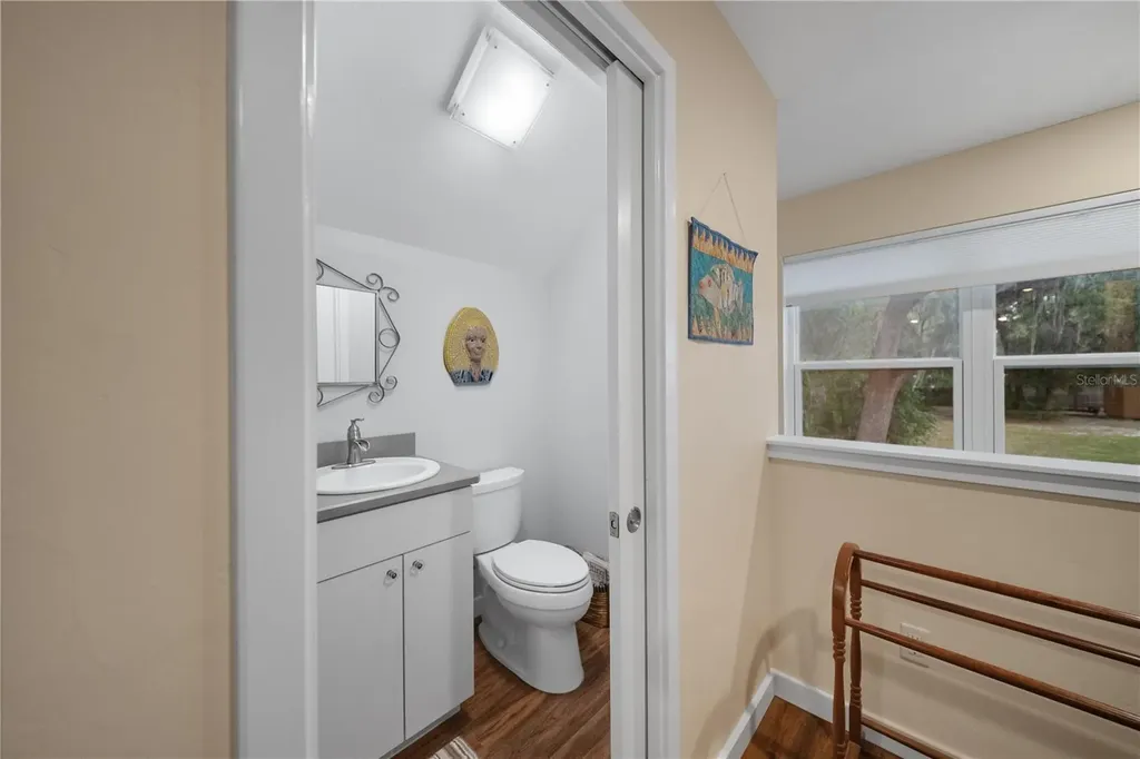 2604 * NW 31st Avenue Gainesville FL 32605