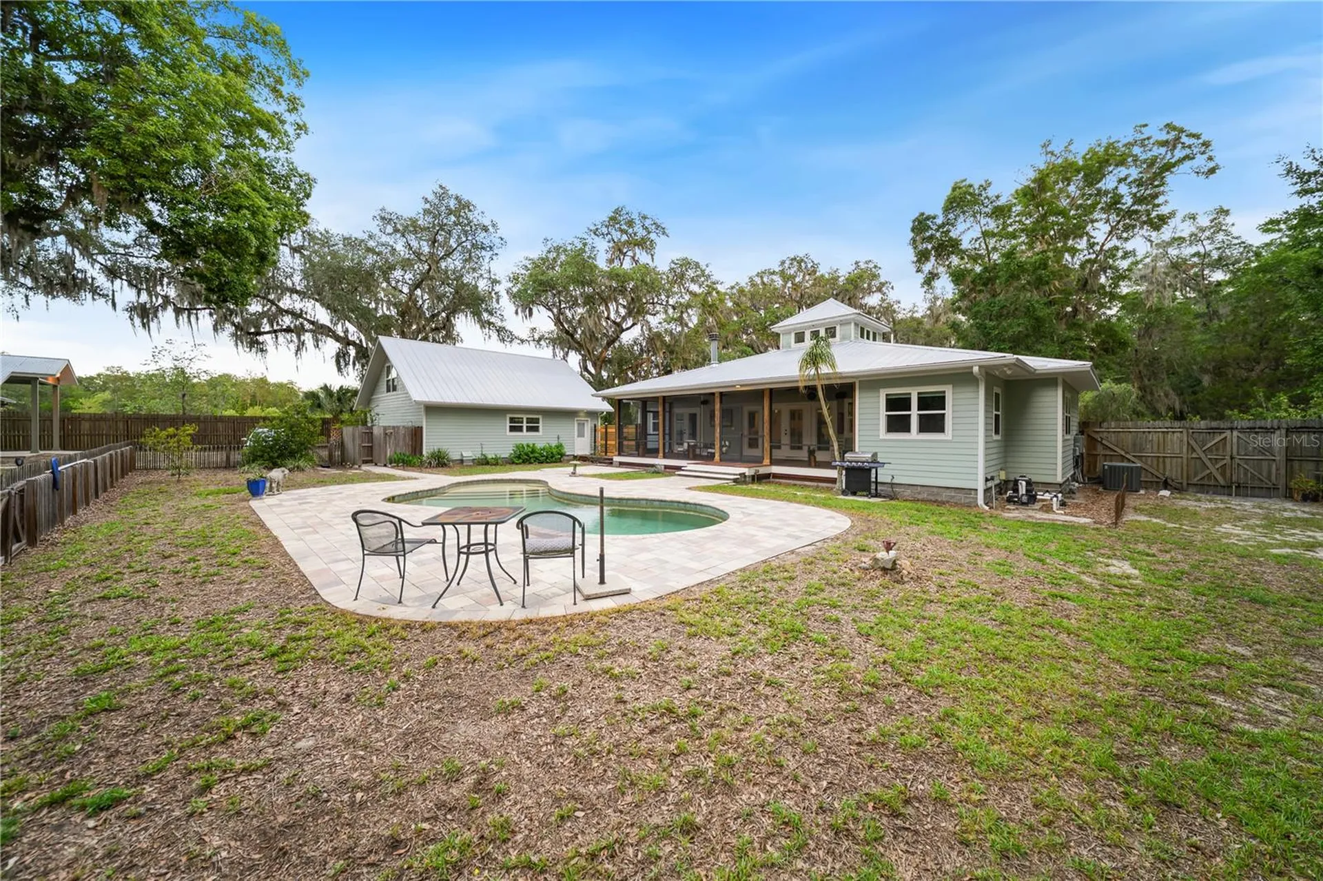 2604 * NW 31st Avenue Gainesville FL 32605