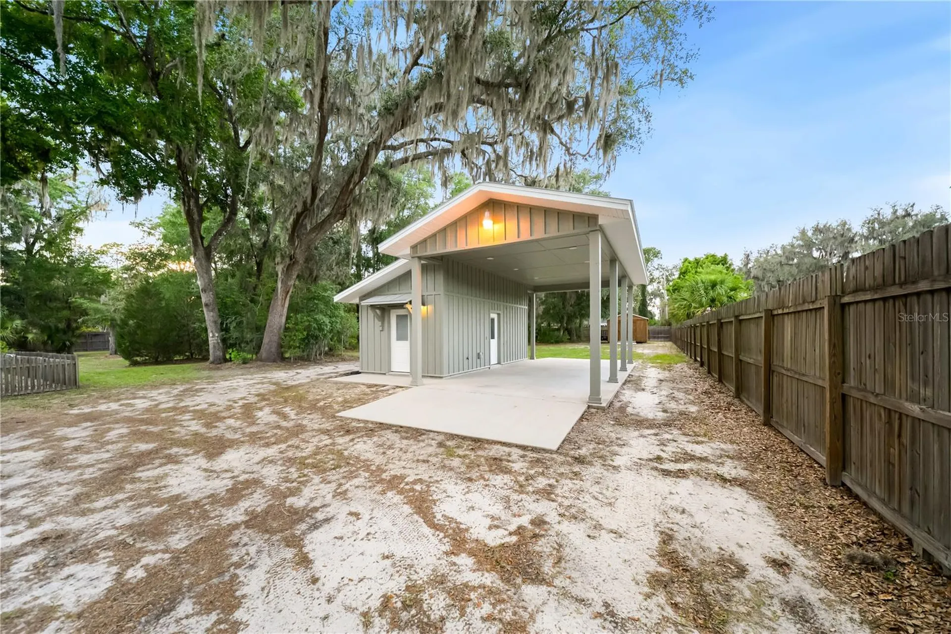 2604 * NW 31st Avenue Gainesville FL 32605