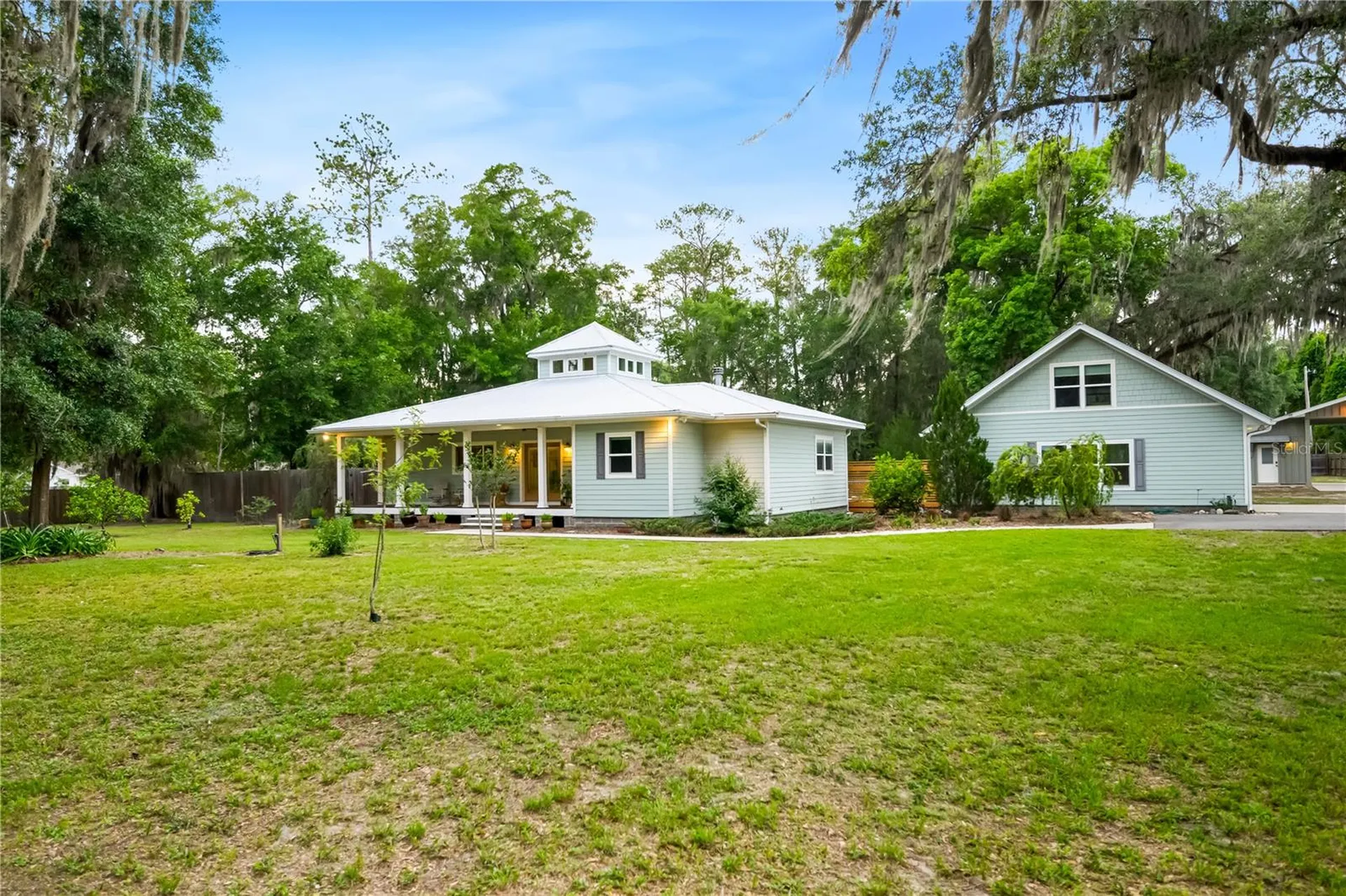 2604 * NW 31st Avenue Gainesville FL 32605