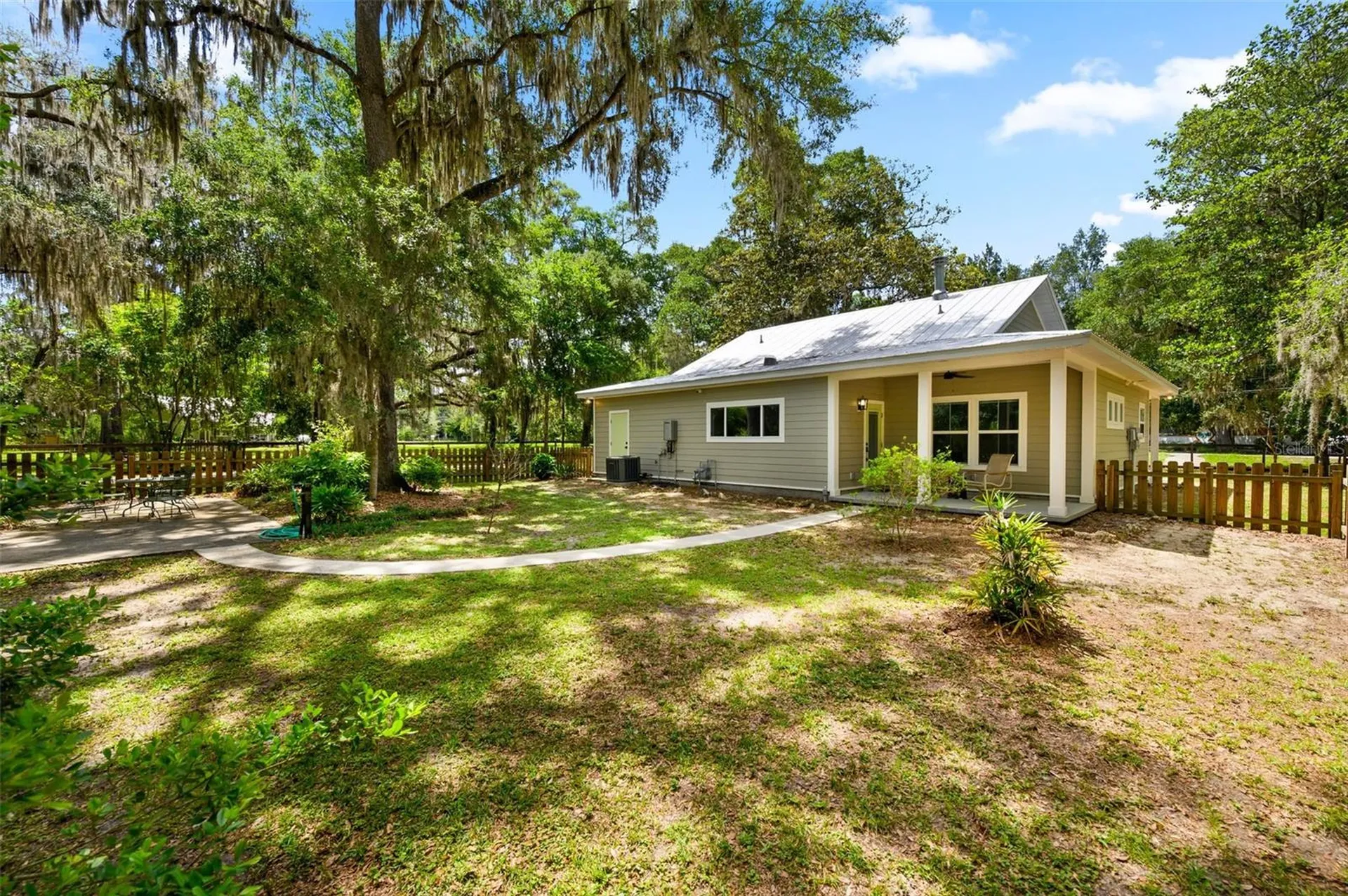 2604 * NW 31st Avenue Gainesville FL 32605