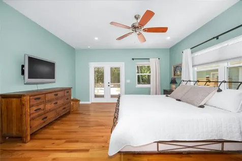 2604 * NW 31st Avenue Gainesville FL 32605
