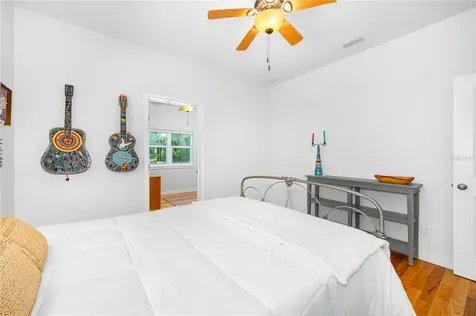 2604 * NW 31st Avenue Gainesville FL 32605