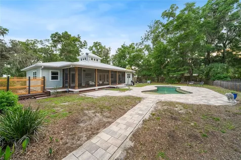 2604 * NW 31st Avenue Gainesville FL 32605