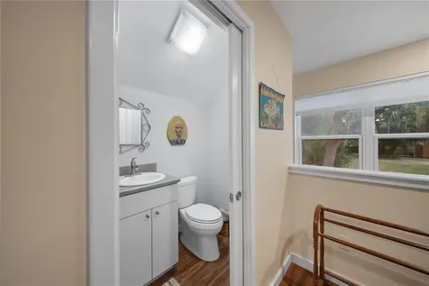 2604 * NW 31st Avenue Gainesville FL 32605