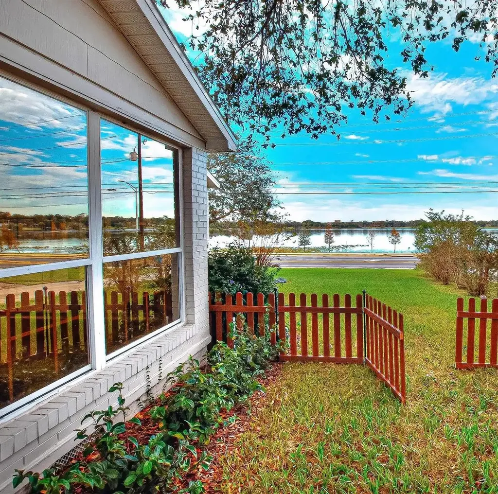 1302 Lake Elbert Dr SE Winter Haven FL 33880