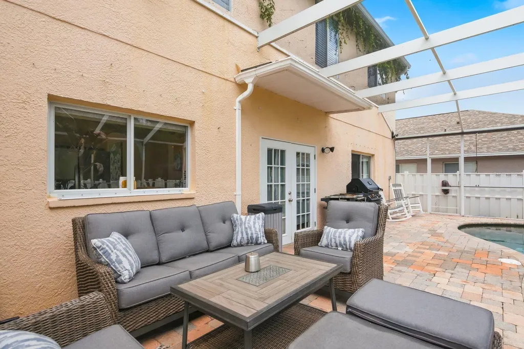 384 Wingate Circle Oldsmar FL 34677