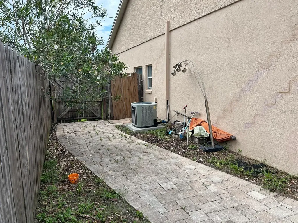 11942 Frieth Drive Orlando FL 32837