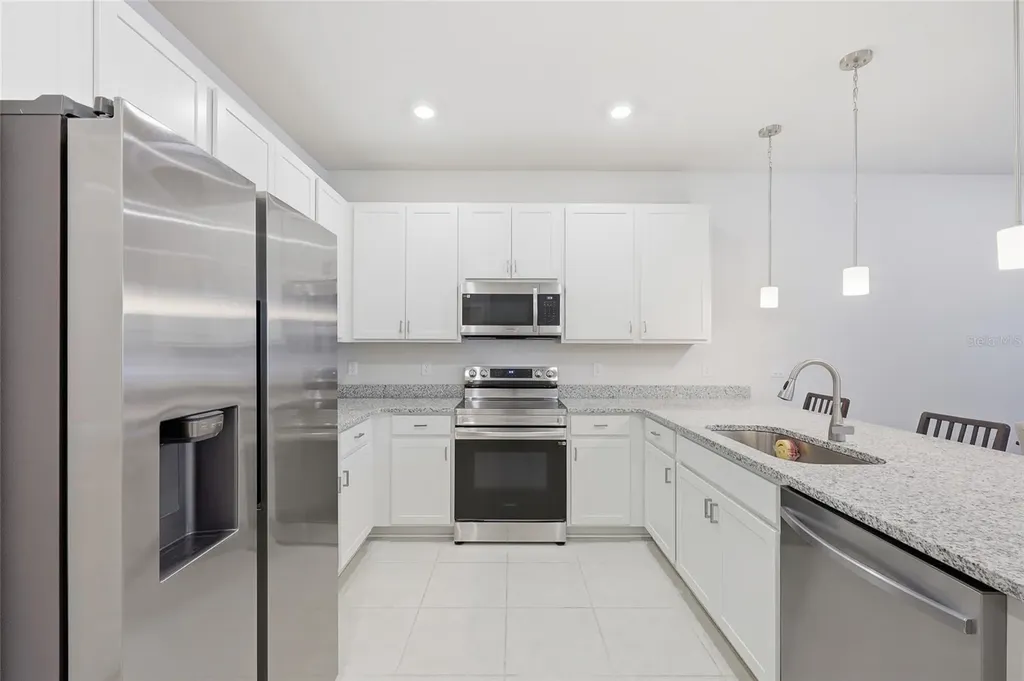 6917 Five Oaks Drive Harmony FL 34773