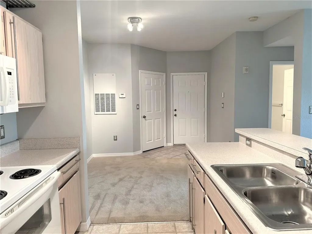 5475 Vineland Road Orlando FL 32811