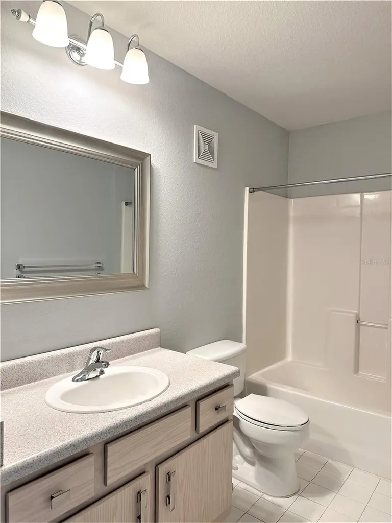 5475 Vineland Road Orlando FL 32811