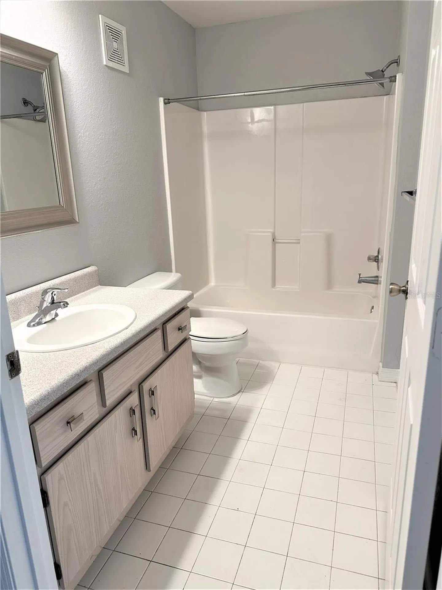 5475 Vineland Road Orlando FL 32811