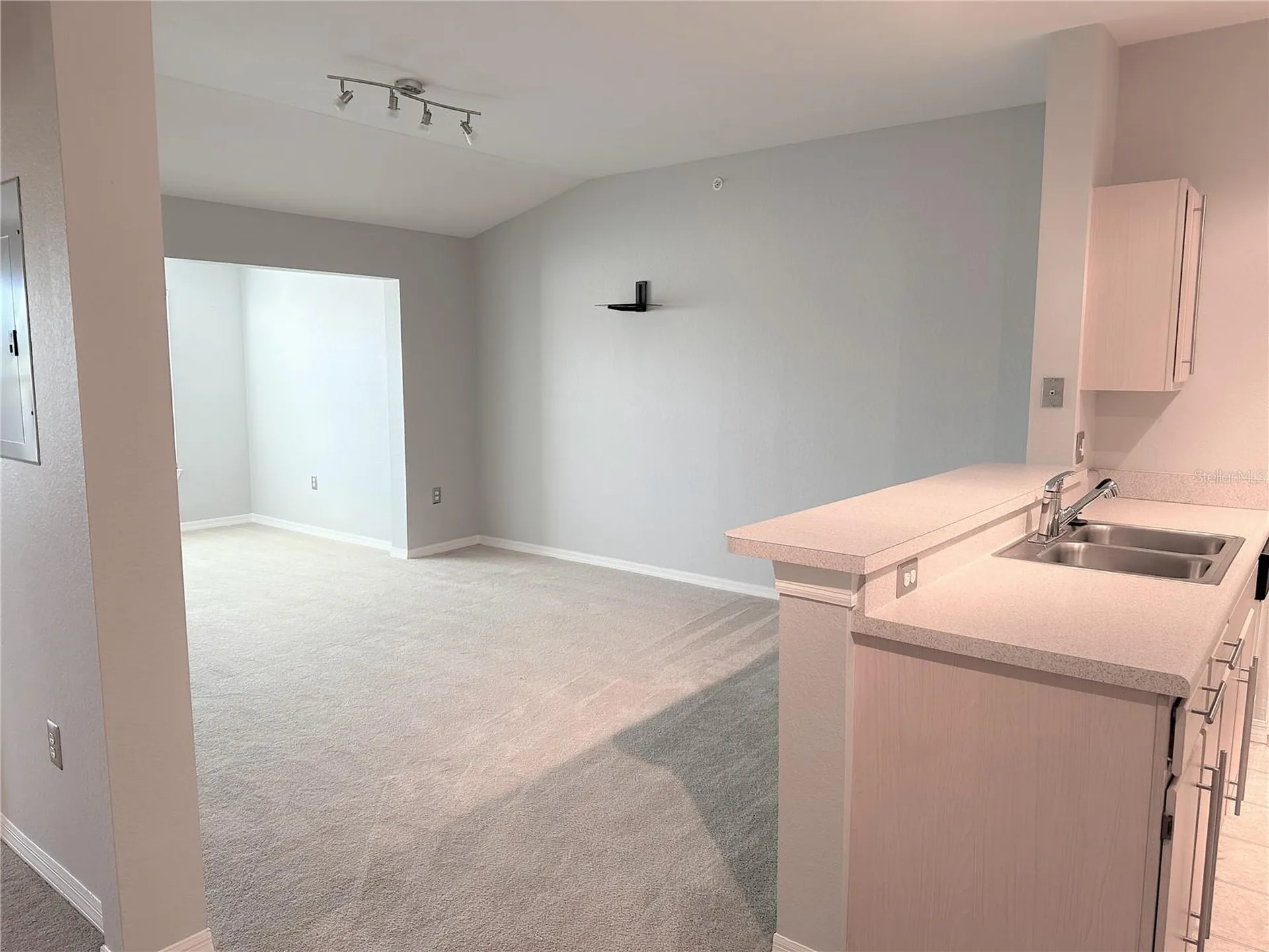 5475 Vineland Road Orlando FL 32811