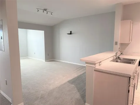 5475 Vineland Road Orlando FL 32811