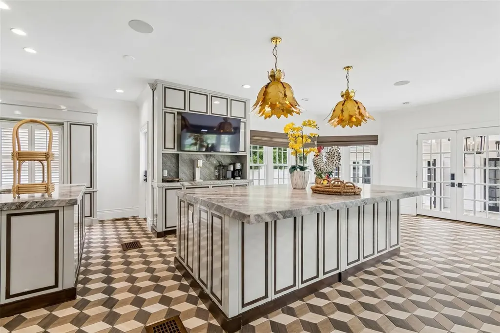 3313 W Mullen Avenue Tampa FL 33609