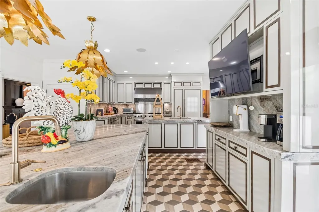 3313 W Mullen Avenue Tampa FL 33609