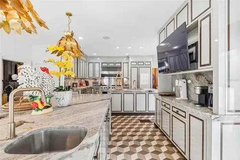 3313 W Mullen Avenue Tampa FL 33609