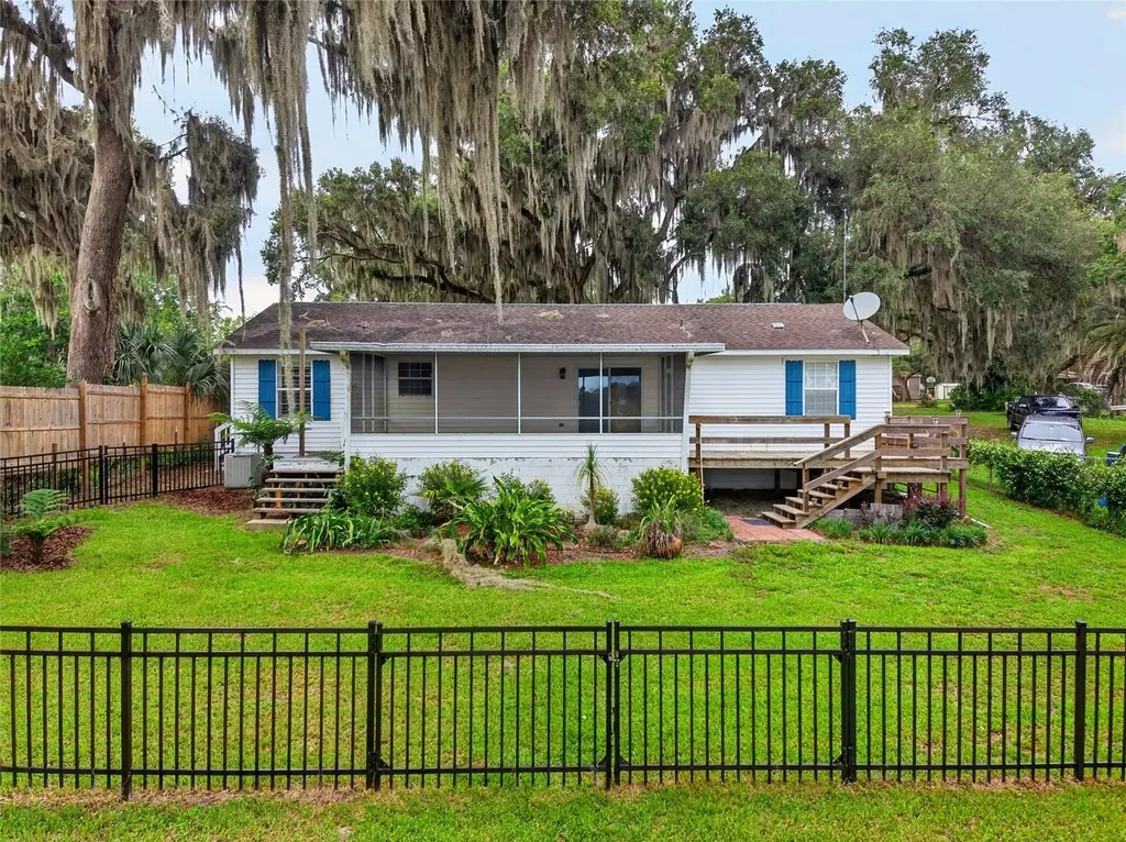 125 Ann Street Hawthorne FL 32640