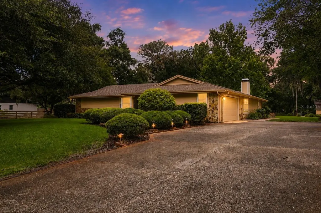 7809 Pineview Drive Odessa FL 33556