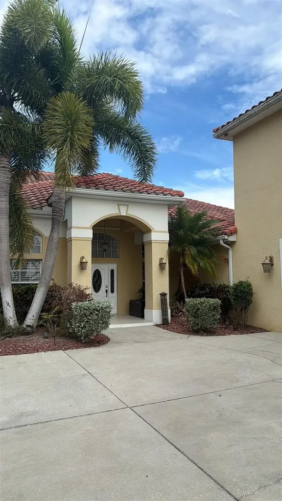 4915 Troydale Road Tampa FL 33615