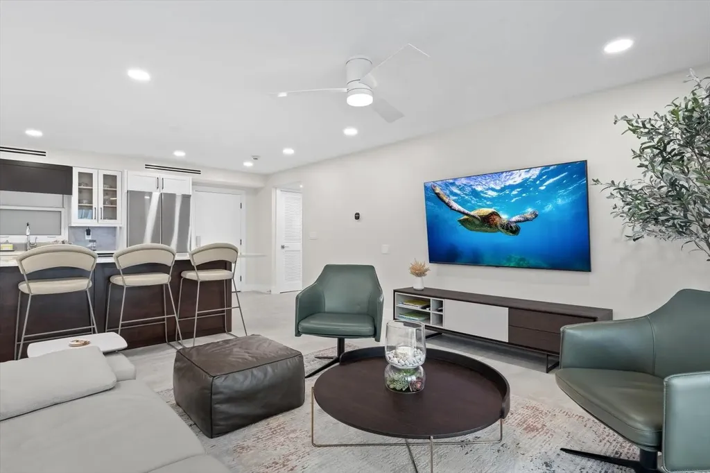 800 Benjamin Franklin Drive Sarasota FL 34236