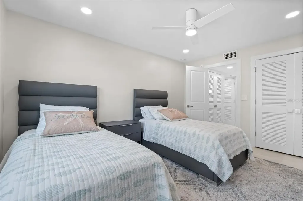 800 Benjamin Franklin Drive Sarasota FL 34236