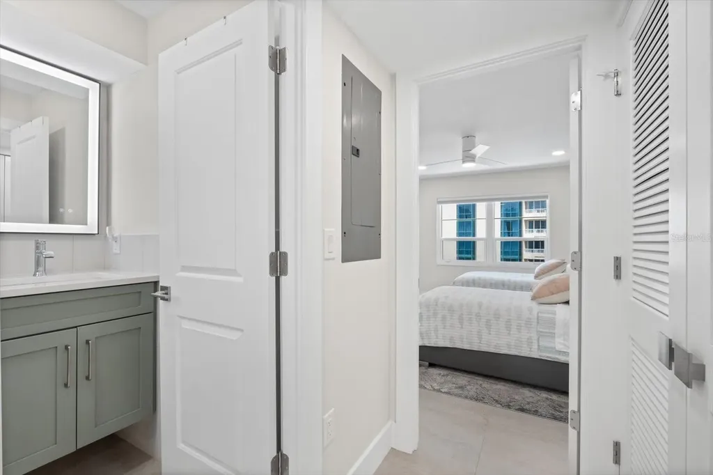 800 Benjamin Franklin Drive Sarasota FL 34236
