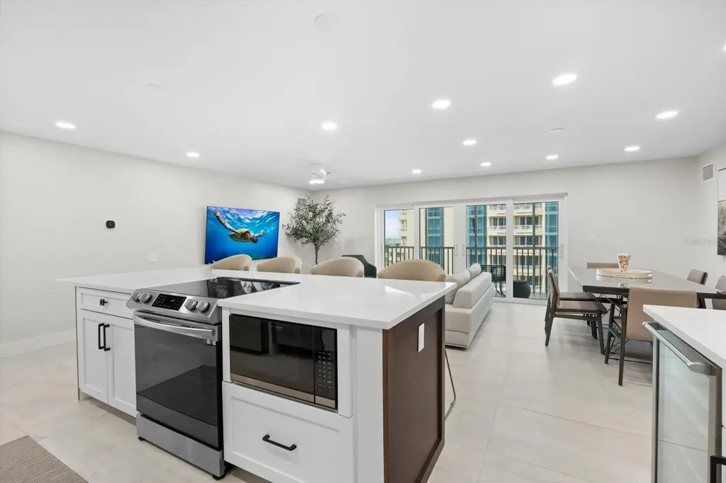 800 Benjamin Franklin Drive Sarasota FL 34236