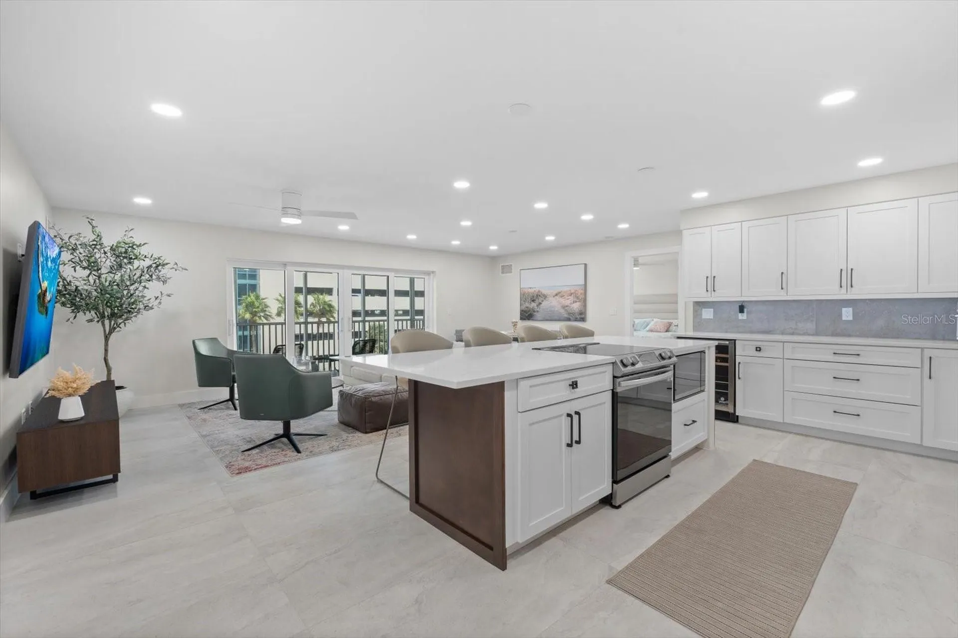 800 Benjamin Franklin Drive Sarasota FL 34236