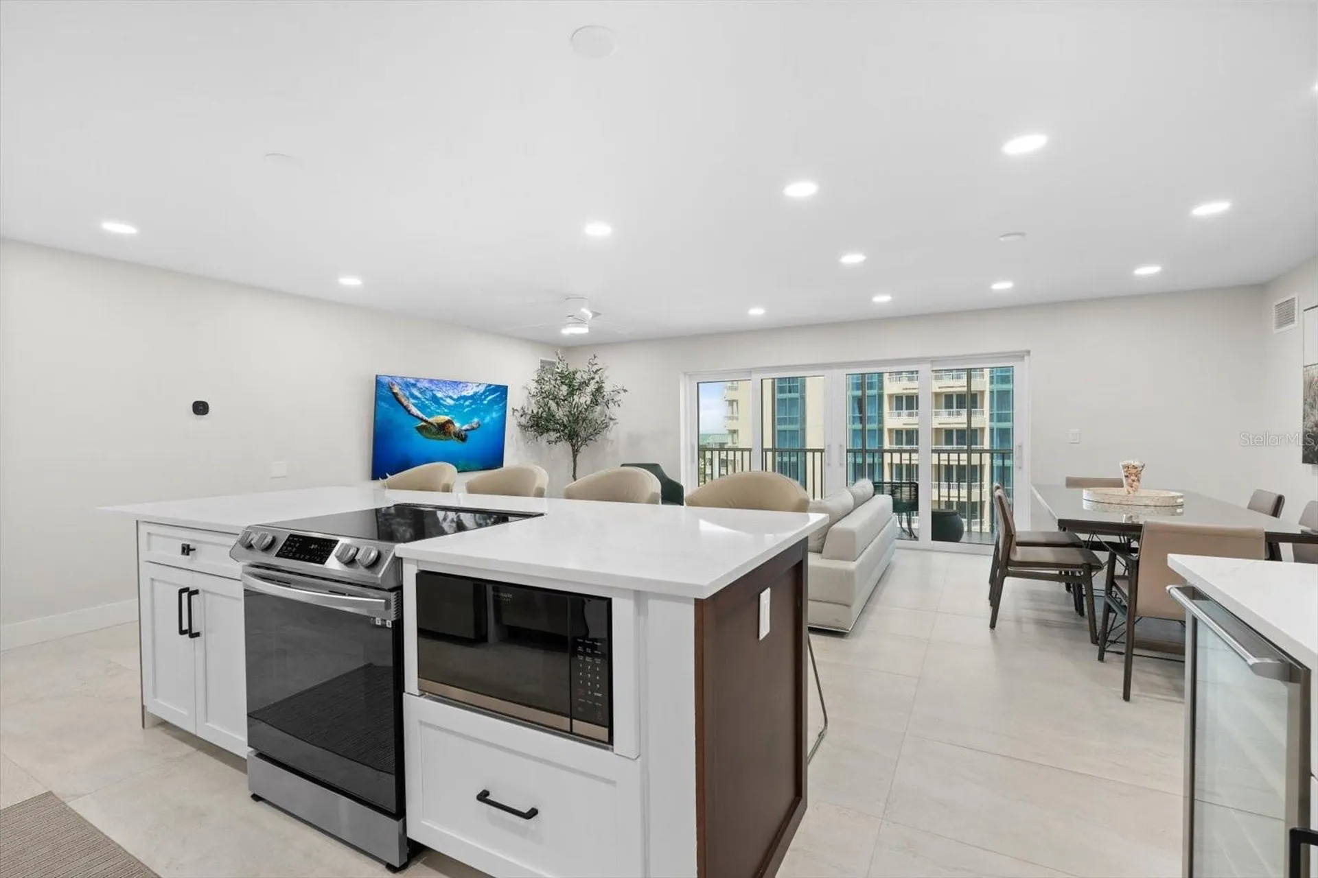 800 Benjamin Franklin Drive Sarasota FL 34236
