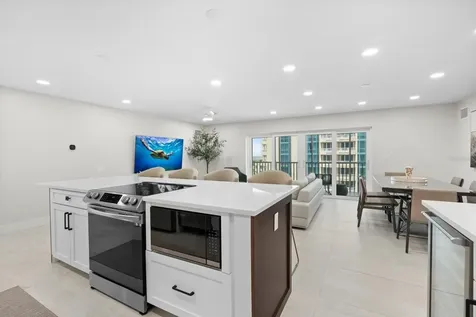 800 Benjamin Franklin Drive Sarasota FL 34236