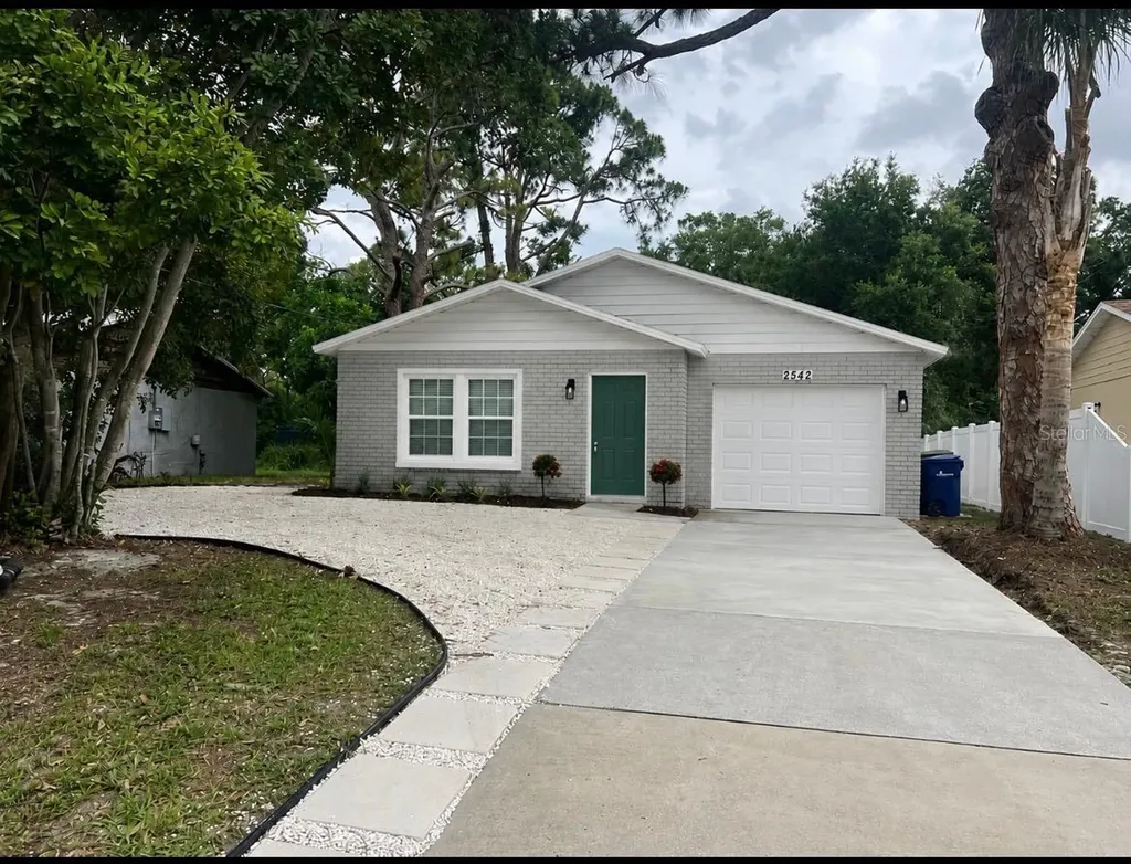 2542 22nd Street Sarasota FL 34234