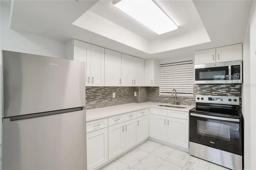 4013 Lake Bayshore Drive Bradenton FL 34205