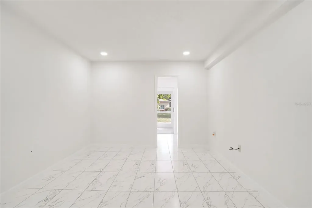 4013 Lake Bayshore Drive Bradenton FL 34205