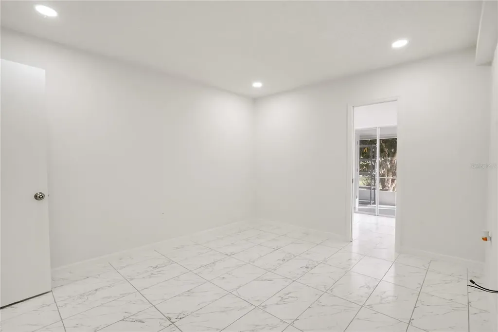 4013 Lake Bayshore Drive Bradenton FL 34205