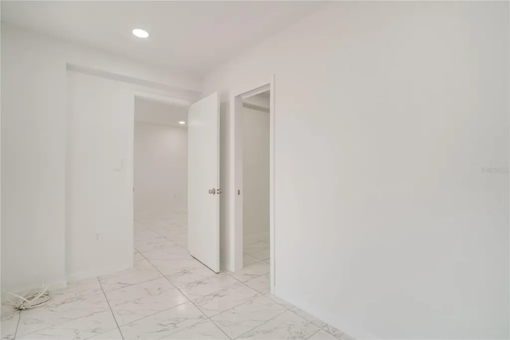 4013 Lake Bayshore Drive Bradenton FL 34205