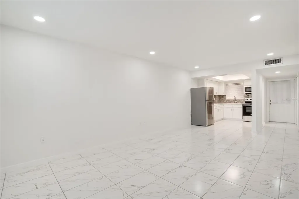 4013 Lake Bayshore Drive Bradenton FL 34205