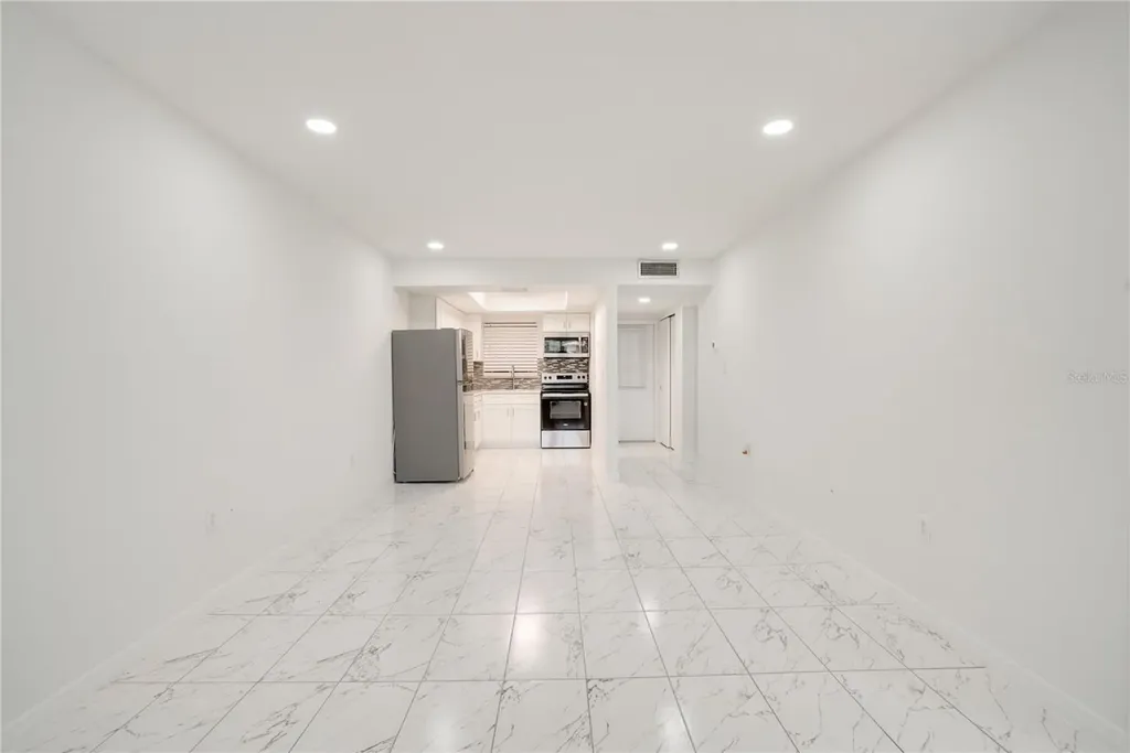 4013 Lake Bayshore Drive Bradenton FL 34205