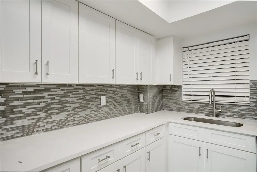4013 Lake Bayshore Drive Bradenton FL 34205
